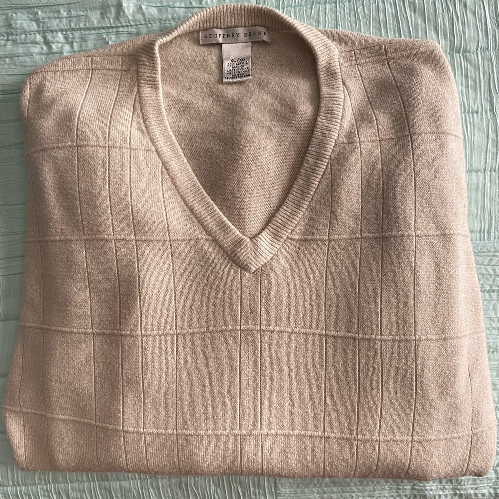 Geoffrey Beene Men’s V-Neck Sweater